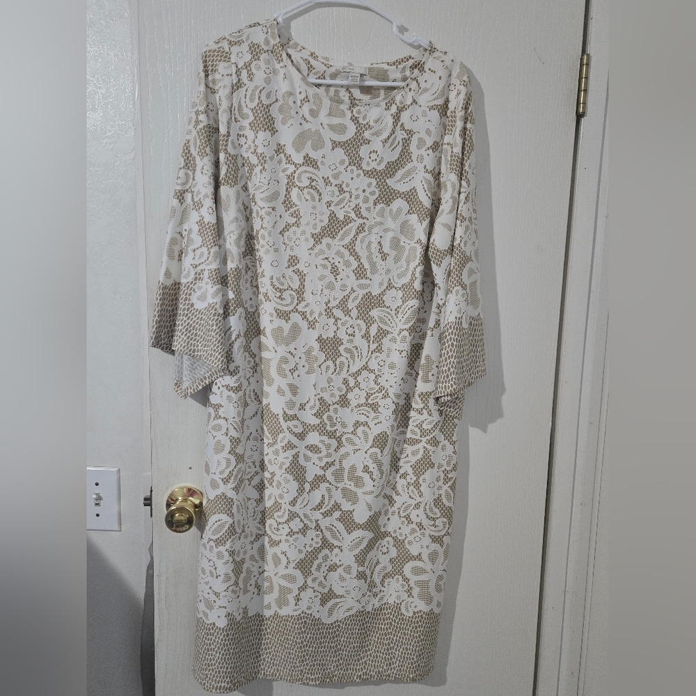 14/16 Est. 1946 Elegant Lace Floral print Dress With Matching Belt.